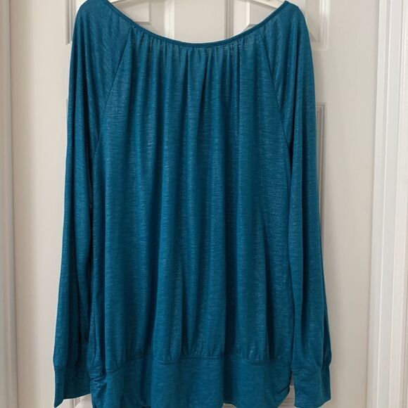 Lane Bryant size 18-20 scoop neck long sleeve top NWT - Picture 2 of 10